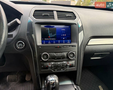 Синий Форд Эксплорер, объемом двигателя 3.5 л и пробегом 121 тыс. км за 23700 $, фото 15 на Automoto.ua