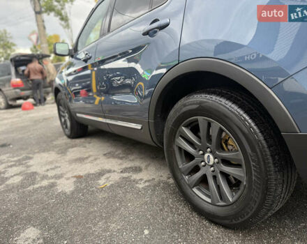 Синий Форд Эксплорер, объемом двигателя 3.5 л и пробегом 121 тыс. км за 23700 $, фото 6 на Automoto.ua