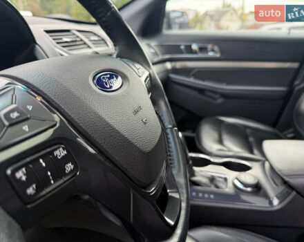 Синий Форд Эксплорер, объемом двигателя 3.5 л и пробегом 121 тыс. км за 23700 $, фото 14 на Automoto.ua