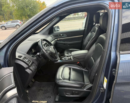 Синий Форд Эксплорер, объемом двигателя 3.5 л и пробегом 121 тыс. км за 23700 $, фото 13 на Automoto.ua