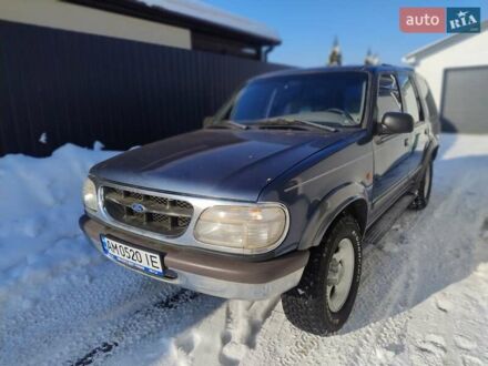 Синій Форд Експлорер, об'ємом двигуна 4 л та пробігом 250 тис. км за 3600 $, фото 1 на Automoto.ua