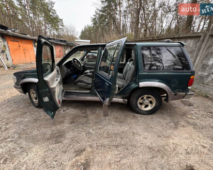 Зеленый Форд Эксплорер, объемом двигателя 3.96 л и пробегом 250 тыс. км за 3500 $, фото 2 на Automoto.ua