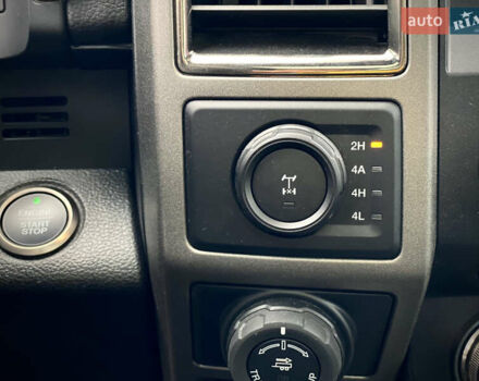 Черный Форд Ф-150, объемом двигателя 3.49 л и пробегом 50 тыс. км за 54990 $, фото 31 на Automoto.ua