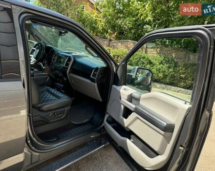 Сірий Форд Ф-150, об'ємом двигуна 2.69 л та пробігом 125 тис. км за 30000 $, фото 17 на Automoto.ua