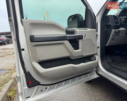 Серый Форд Ф-150, объемом двигателя 2.7 л и пробегом 207 тыс. км за 17500 $, фото 43 на Automoto.ua