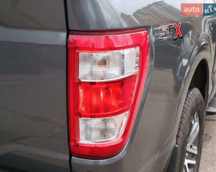 Серый Форд Ф-150, объемом двигателя 2.7 л и пробегом 185 тыс. км за 30940 $, фото 12 на Automoto.ua