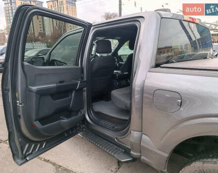 Серый Форд Ф-150, объемом двигателя 2.7 л и пробегом 185 тыс. км за 30940 $, фото 16 на Automoto.ua