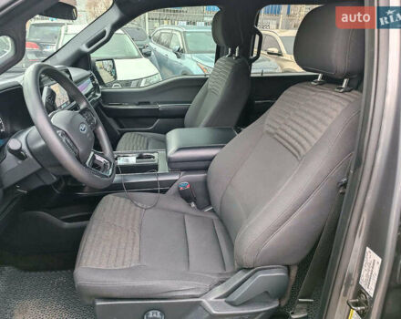 Серый Форд Ф-150, объемом двигателя 2.7 л и пробегом 185 тыс. км за 30940 $, фото 22 на Automoto.ua