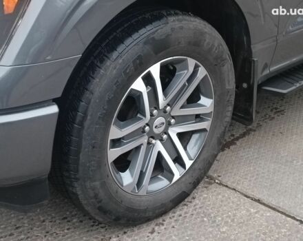 Серый Форд Ф-150, объемом двигателя 2.7 л и пробегом 185 тыс. км за 30990 $, фото 8 на Automoto.ua