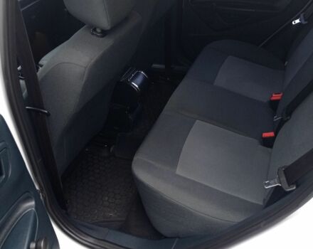 Белый Форд Фестива, объемом двигателя 1.2 л и пробегом 73 тыс. км за 5800 $, фото 5 на Automoto.ua