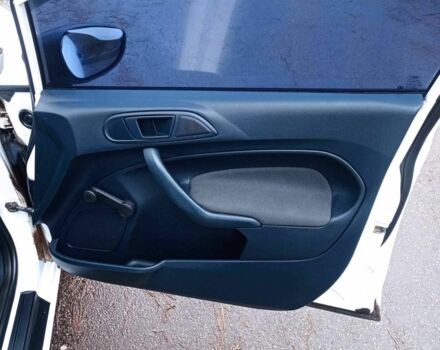 Белый Форд Фестива, объемом двигателя 1.2 л и пробегом 73 тыс. км за 5800 $, фото 7 на Automoto.ua