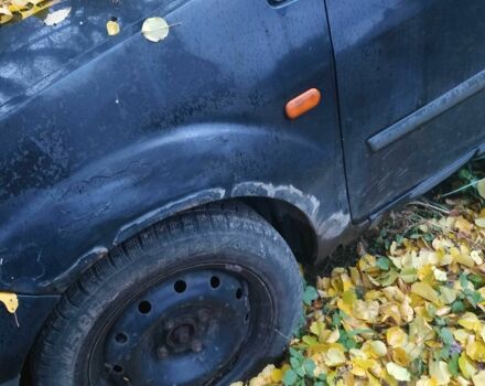 Чорний Форд Фестіва, об'ємом двигуна 1.2 л та пробігом 360 тис. км за 1074 $, фото 4 на Automoto.ua