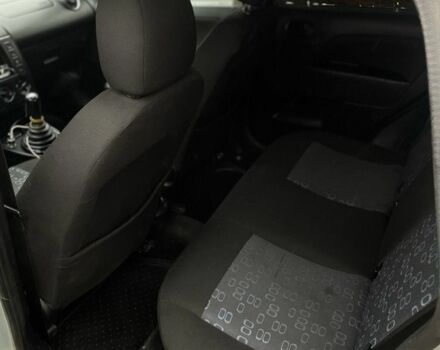 Серый Форд Фестива, объемом двигателя 1.4 л и пробегом 330 тыс. км за 2100 $, фото 5 на Automoto.ua