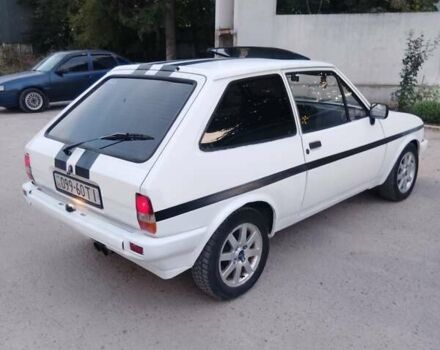 Белый Форд Фиеста, объемом двигателя 1.4 л и пробегом 53 тыс. км за 1200 $, фото 3 на Automoto.ua