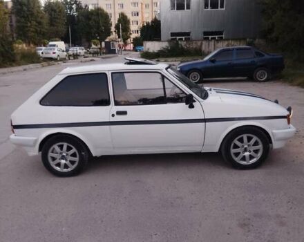 Белый Форд Фиеста, объемом двигателя 1.4 л и пробегом 53 тыс. км за 1200 $, фото 5 на Automoto.ua