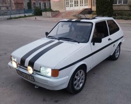 Белый Форд Фиеста, объемом двигателя 1.4 л и пробегом 53 тыс. км за 1200 $, фото 7 на Automoto.ua