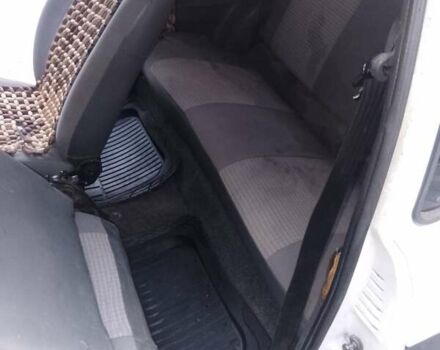 Белый Форд Фиеста, объемом двигателя 1.4 л и пробегом 53 тыс. км за 1200 $, фото 11 на Automoto.ua