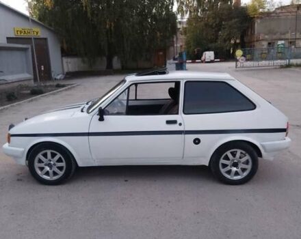 Белый Форд Фиеста, объемом двигателя 1.4 л и пробегом 53 тыс. км за 1200 $, фото 6 на Automoto.ua