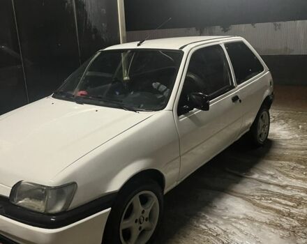 Білий Форд Фієста, об'ємом двигуна 1.1 л та пробігом 400 тис. км за 900 $, фото 7 на Automoto.ua