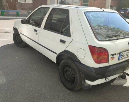 Белый Форд Фиеста, объемом двигателя 1.3 л и пробегом 306 тыс. км за 1400 $, фото 3 на Automoto.ua