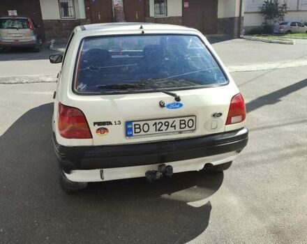 Белый Форд Фиеста, объемом двигателя 1.3 л и пробегом 306 тыс. км за 1400 $, фото 2 на Automoto.ua