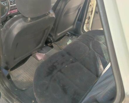 Белый Форд Фиеста, объемом двигателя 1.3 л и пробегом 306 тыс. км за 1400 $, фото 7 на Automoto.ua