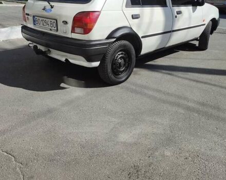 Белый Форд Фиеста, объемом двигателя 1.3 л и пробегом 306 тыс. км за 1400 $, фото 1 на Automoto.ua