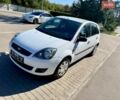 Белый Форд Фиеста, объемом двигателя 1.4 л и пробегом 219 тыс. км за 3800 $, фото 3 на Automoto.ua