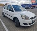 Белый Форд Фиеста, объемом двигателя 1.3 л и пробегом 216 тыс. км за 3300 $, фото 3 на Automoto.ua