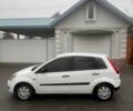 Белый Форд Фиеста, объемом двигателя 1.3 л и пробегом 228 тыс. км за 2899 $, фото 2 на Automoto.ua