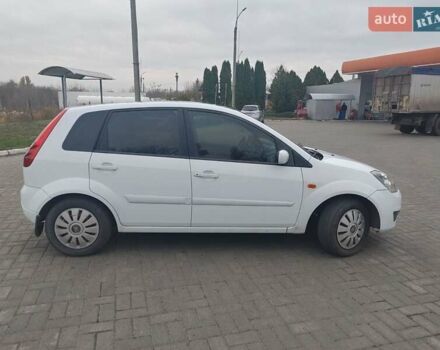 Белый Форд Фиеста, объемом двигателя 1.24 л и пробегом 185 тыс. км за 2950 $, фото 11 на Automoto.ua