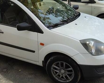 Белый Форд Фиеста, объемом двигателя 1.24 л и пробегом 174 тыс. км за 3600 $, фото 2 на Automoto.ua