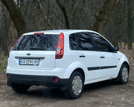 Белый Форд Фиеста, объемом двигателя 1.25 л и пробегом 277 тыс. км за 3350 $, фото 6 на Automoto.ua