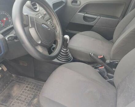 Белый Форд Фиеста, объемом двигателя 1.3 л и пробегом 186 тыс. км за 2799 $, фото 5 на Automoto.ua