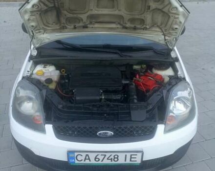 Форд Фиеста 2007 в Черкассах на Automoto.ua Белый Форд Фиеста, объемом двигателя 1.3 л и пробегом 235 тыс. км за 3600 $, фото 9 на Automoto.ua