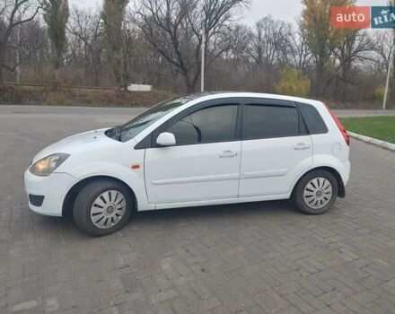 Белый Форд Фиеста, объемом двигателя 1.24 л и пробегом 185 тыс. км за 2950 $, фото 6 на Automoto.ua