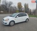 Белый Форд Фиеста, объемом двигателя 1.24 л и пробегом 185 тыс. км за 2950 $, фото 5 на Automoto.ua