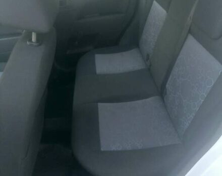 Форд Фиеста 2007 в Черкассах на Automoto.ua Белый Форд Фиеста, объемом двигателя 1.3 л и пробегом 235 тыс. км за 3600 $, фото 13 на Automoto.ua