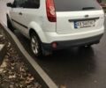 Белый Форд Фиеста, объемом двигателя 1.3 л и пробегом 268 тыс. км за 2950 $, фото 4 на Automoto.ua