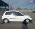 Белый Форд Фиеста, объемом двигателя 1.24 л и пробегом 325 тыс. км за 3700 $, фото 7 на Automoto.ua