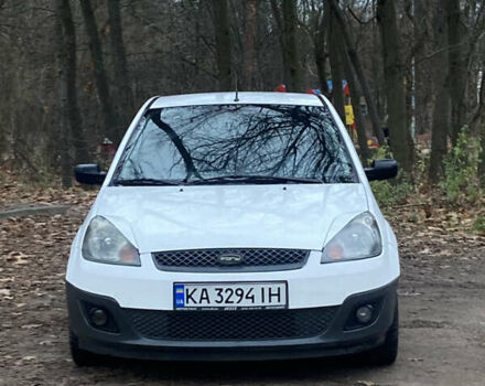 Белый Форд Фиеста, объемом двигателя 1.25 л и пробегом 277 тыс. км за 3350 $, фото 1 на Automoto.ua