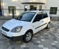 Білий Форд Фієста, об'ємом двигуна 1.3 л та пробігом 250 тис. км за 2600 $, фото 1 на Automoto.ua