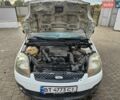 Білий Форд Фієста, об'ємом двигуна 1.24 л та пробігом 180 тис. км за 3800 $, фото 6 на Automoto.ua