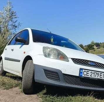 Белый Форд Фиеста, объемом двигателя 1.3 л и пробегом 246 тыс. км за 3700 $, фото 3 на Automoto.ua
