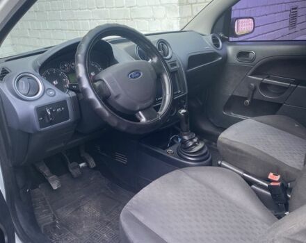 Білий Форд Фієста, об'ємом двигуна 1.3 л та пробігом 210 тис. км за 3199 $, фото 3 на Automoto.ua