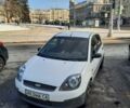 Білий Форд Фієста, об'ємом двигуна 1.25 л та пробігом 282 тис. км за 3500 $, фото 1 на Automoto.ua