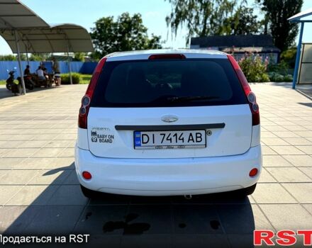 Белый Форд Фиеста, объемом двигателя 1.3 л и пробегом 150 тыс. км за 2800 $, фото 3 на Automoto.ua