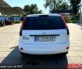 Белый Форд Фиеста, объемом двигателя 1.3 л и пробегом 150 тыс. км за 2800 $, фото 3 на Automoto.ua
