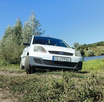 Белый Форд Фиеста, объемом двигателя 1.3 л и пробегом 246 тыс. км за 3700 $, фото 16 на Automoto.ua