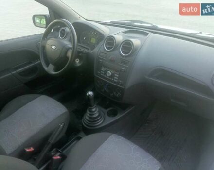 Форд Фиеста 2007 в Черкассах на Automoto.ua Белый Форд Фиеста, объемом двигателя 1.3 л и пробегом 235 тыс. км за 3600 $, фото 17 на Automoto.ua